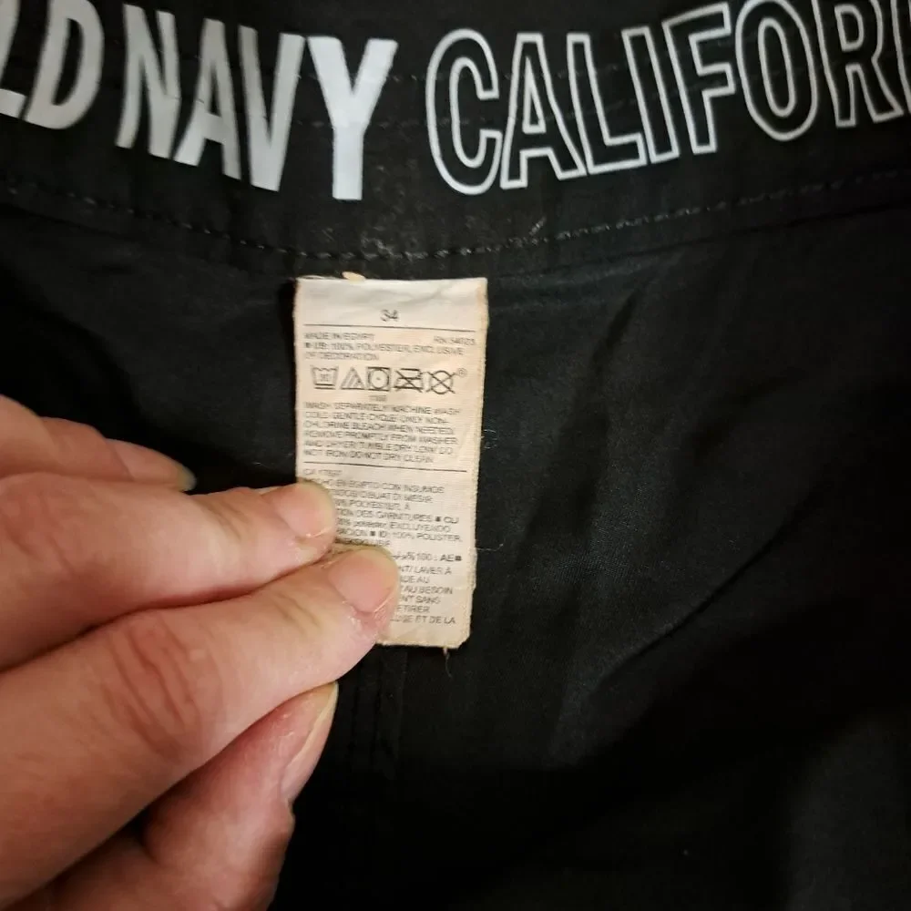 Old Navy black board swim shorts size 34